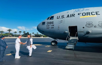 The Indian Diaspora in Hawaii greeted Raksha Mantri Shri Rajnath Singh on arrival. RM visited Honolulu for meetings at the U.S. Indo-Pacific Command. The community briefed about their activities to preserve and promote India’s culture. The community included faculty at University of Hawaii, Gandhi Peace Foundation and professionals
